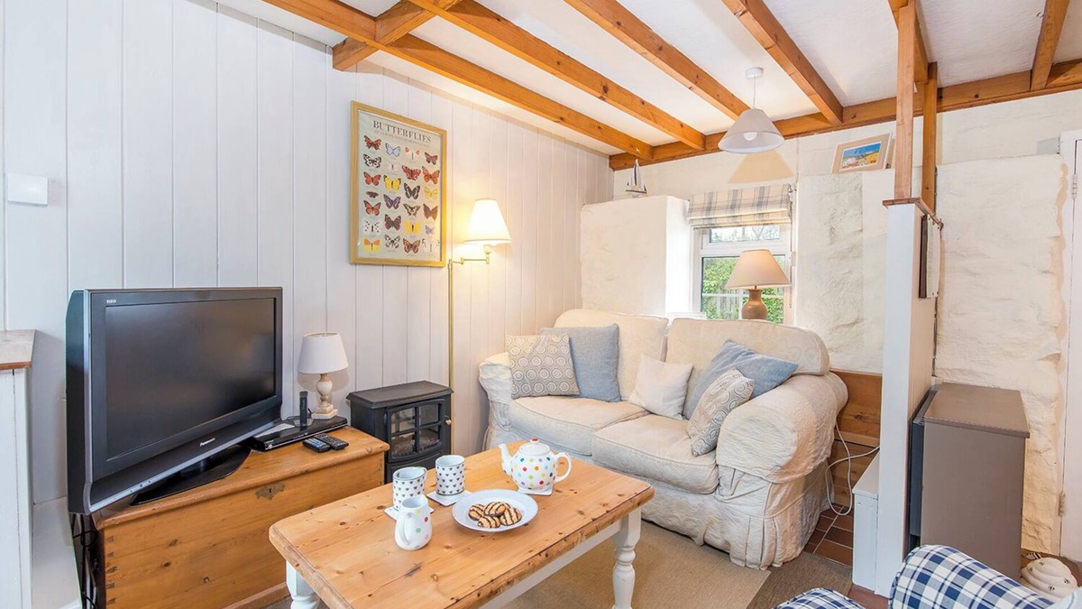 Llanrhian Cottage | Bwthyn Bach, Holiday Cottage Trefin, Sleeps 2, 1 bedrooms, bathrooms