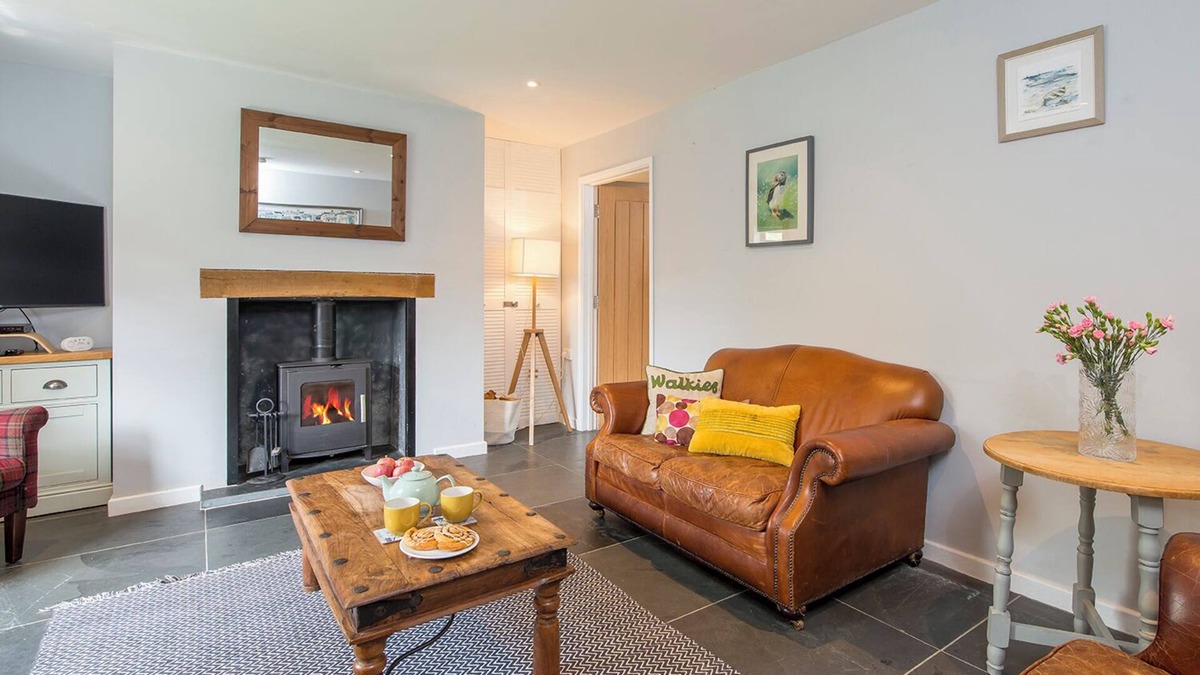 Keeston Cottage | Bwthyn Clyd, Holiday Cottage Keeston, Near Newgale, Sleeps 6, 3 bedrooms, bathrooms
