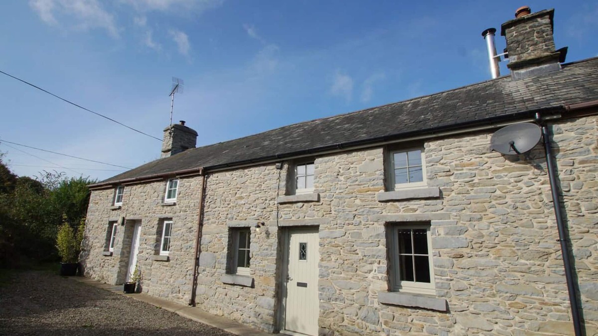 Llanddewi Brefi House | Bwthyn Iorwg in Llanddewi-Brefi