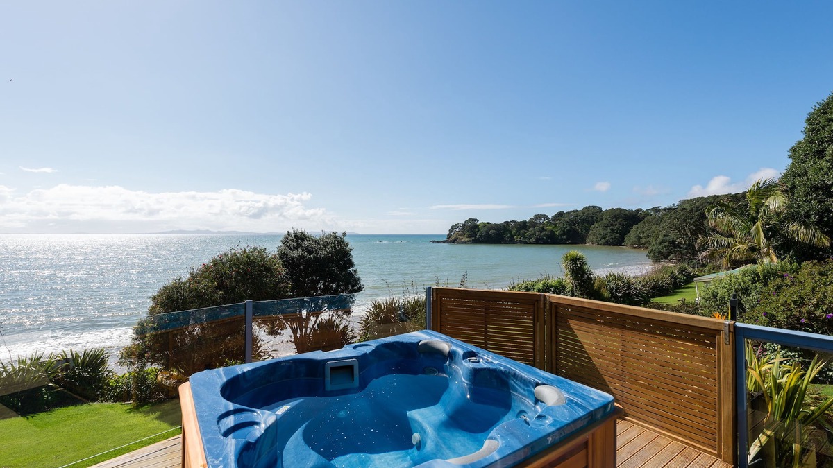 Coopers Beach Apartment | By the Bay Beachfront Apartments