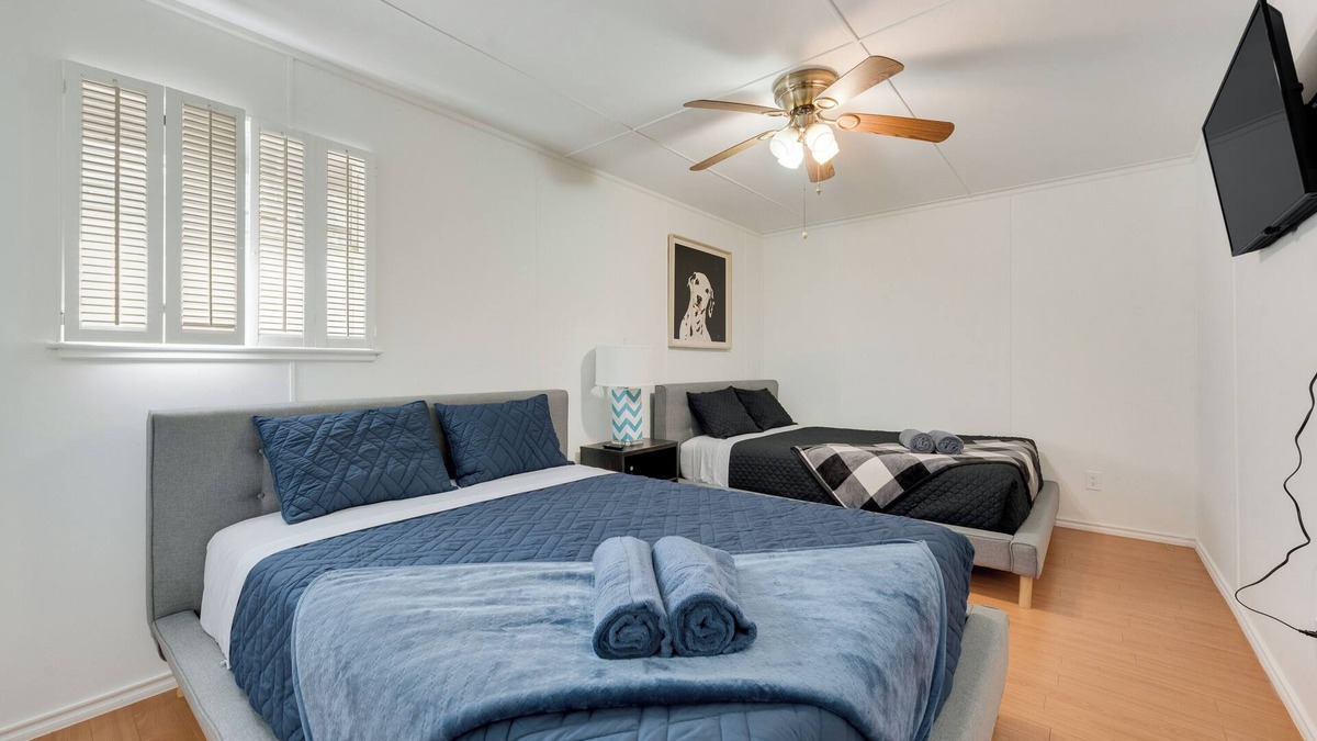 Lake Dallas Apartment | By the Lake Cozy/Quiet House