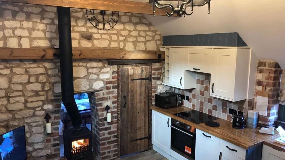 Bridlington House | Byre Cottage - 5* Stone Cattle shed Conversion