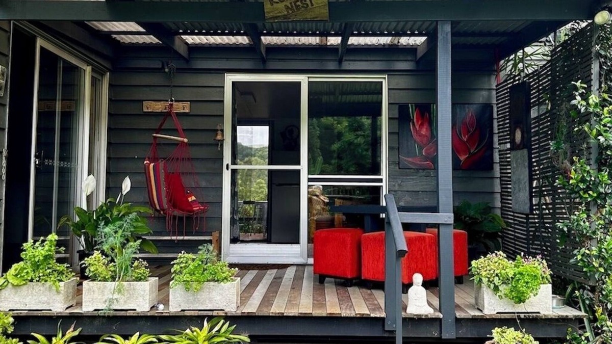 Goonengerry Apartment | BYRON BAY HINTERLAND "Robyn's Nest" at the "Mists of Avalon"