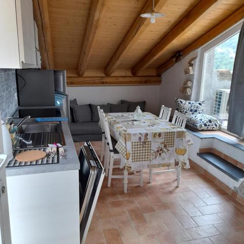 Boragni Apartment | Cà di Pippo "Tasso" appartamento ristrutturato