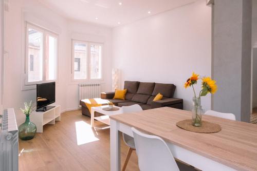 Vigo Apartment | Céntrico con luz y belleza by CABANA Rentals