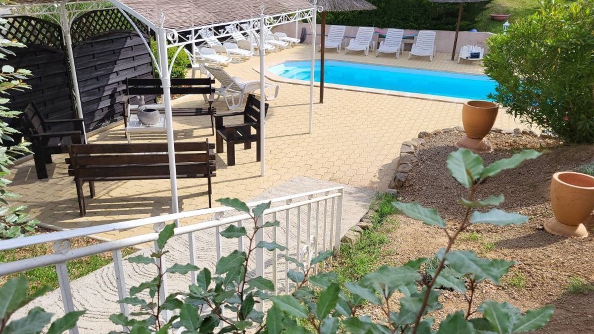 Les Esterets du Lac Villa | Côte azur Gite les Lavandes 2 pers :20euros par jour 1personne supplémentaire