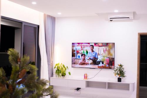 Tan Phu District Apartment | Căn hộ 3PN Diamond view đẹp, gần sân bay SGN