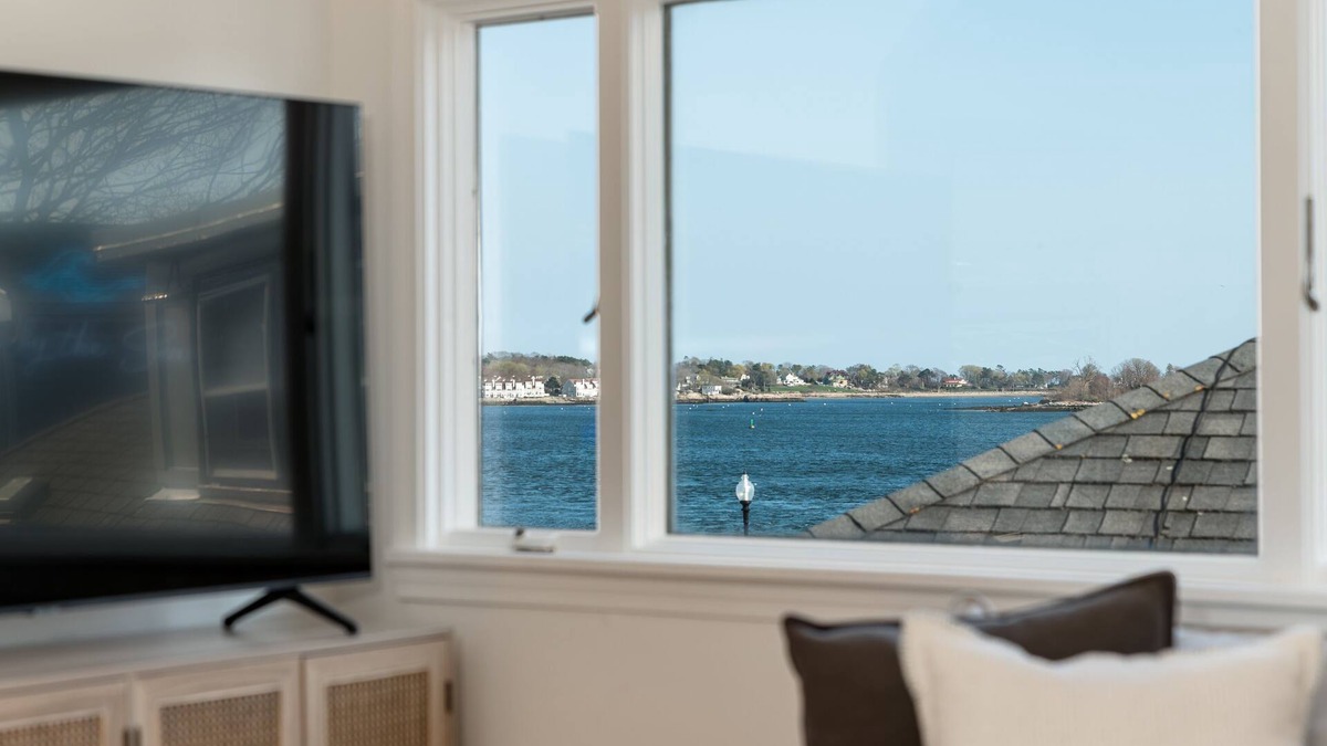 Gloucester Apartment | C by the Sea - Ocean View Penthouse