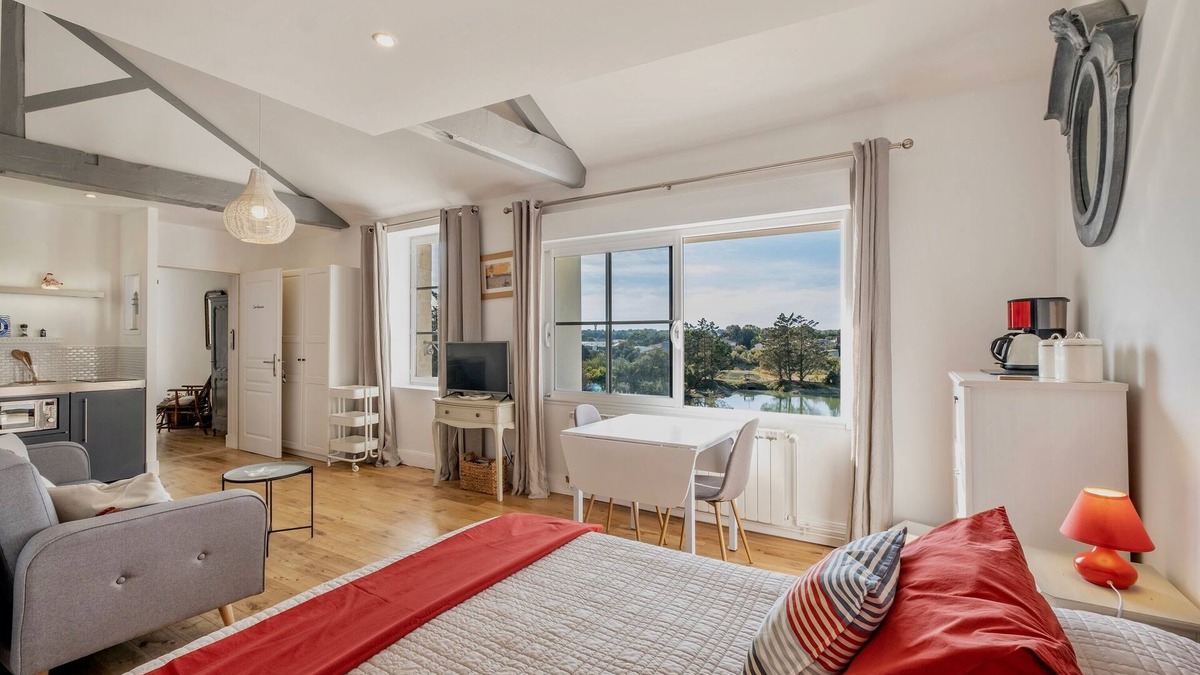 Chaillevette Apartment | C - Charming guest apartment for 2/3 p., Swimming pool, near Royan