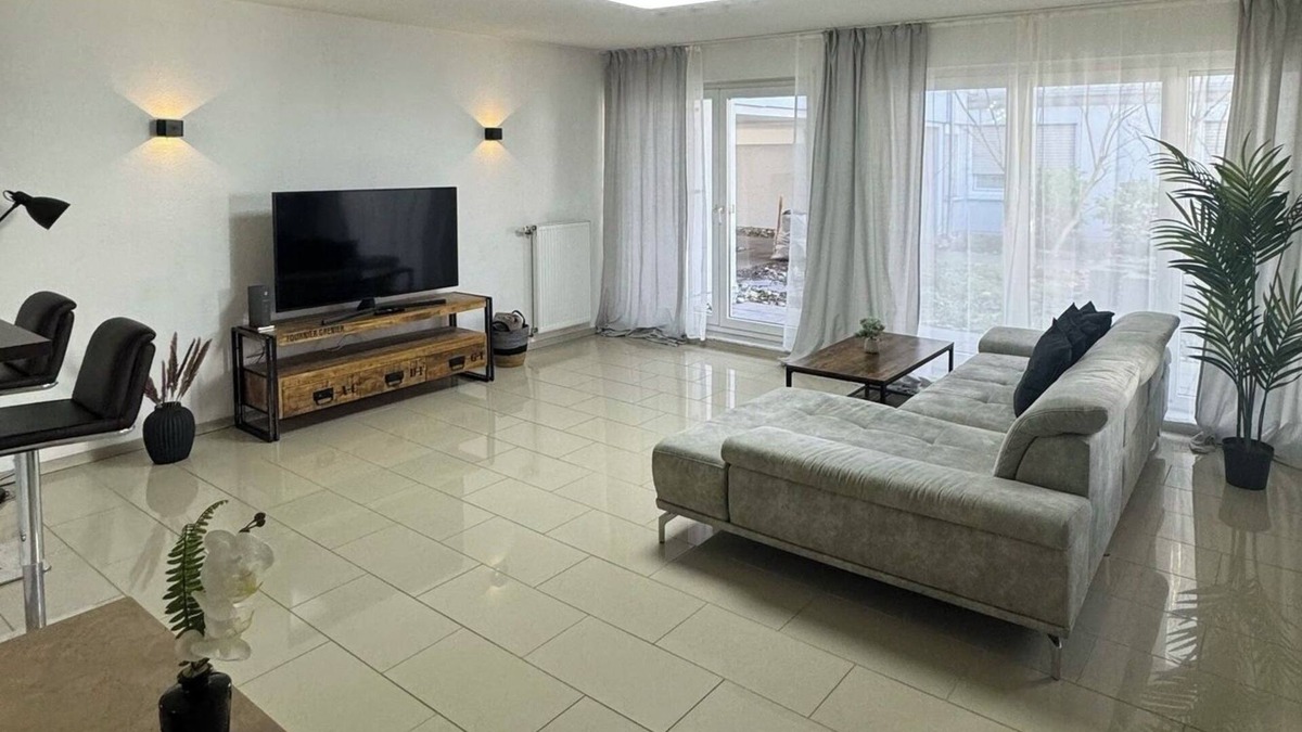 Kaiserslautern Apartment | C&V: 3 PP - 2 rooms +WLAN+Smart-TV+Boxspringbed