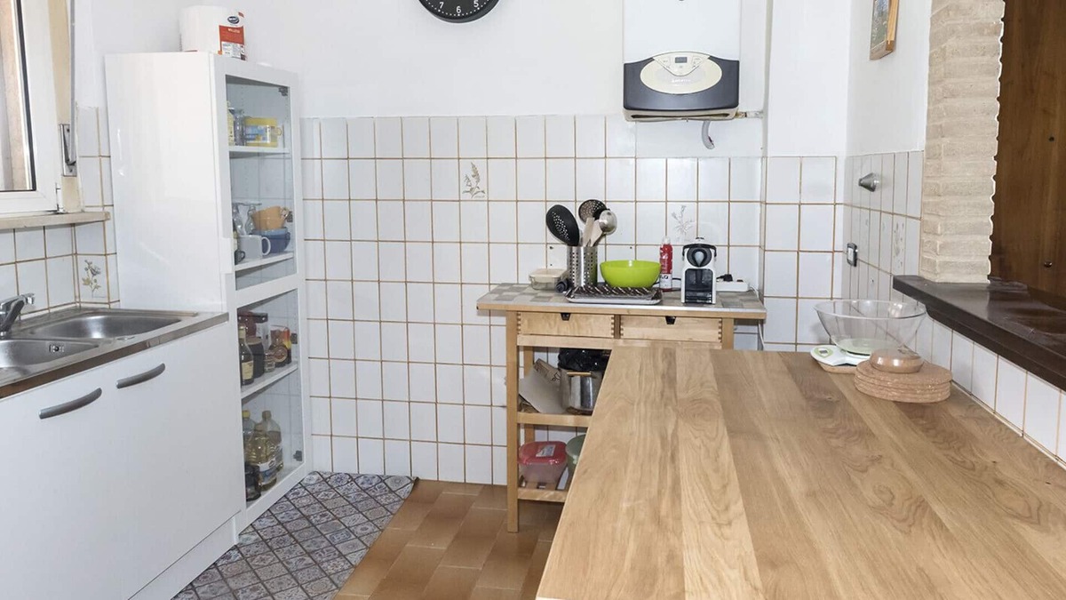 Camerano Apartment | C007 - Camerano, large three-room apartment convenient to services