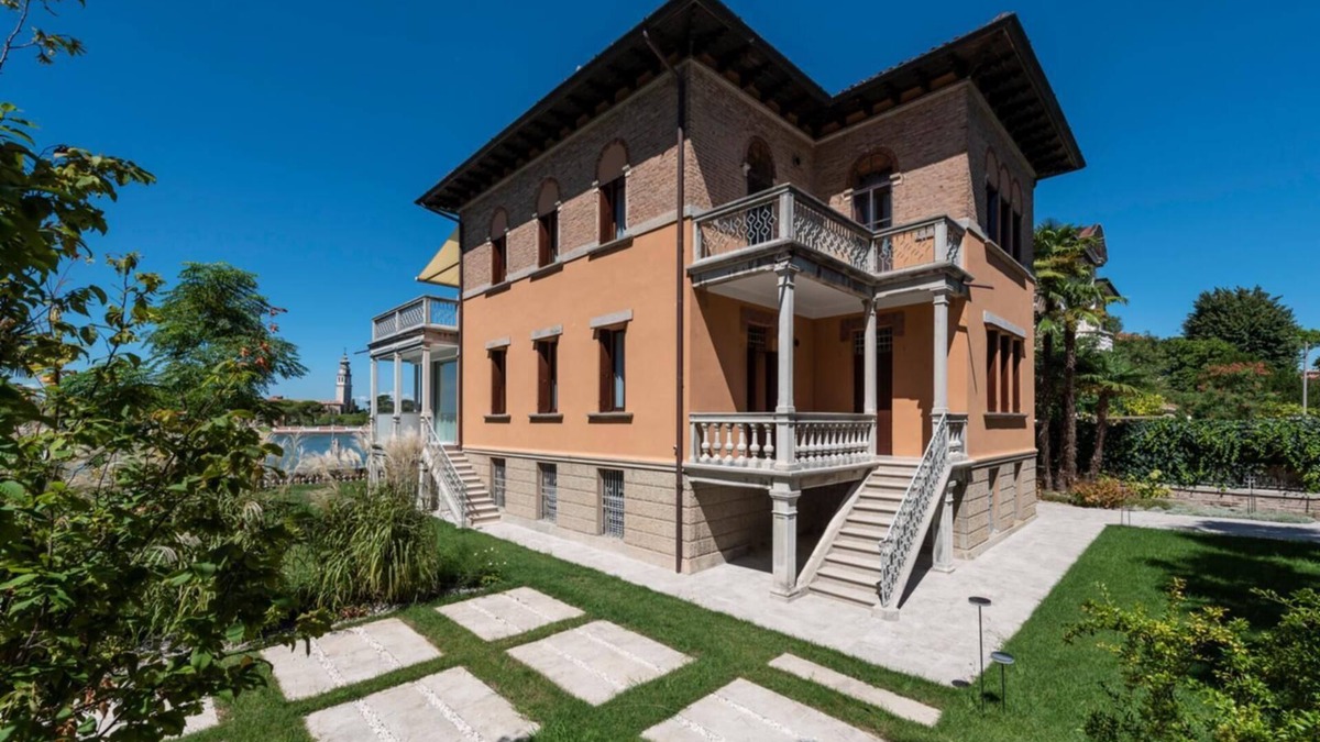 Santa Maria in Stelle Apartment | Ca’ delle Contesse Luxe Waterfront Liberty Villa