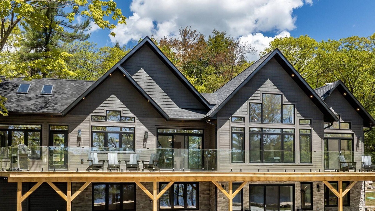Carling Cottage | Private 5 bed 4 bath cottage on Georgian Bay