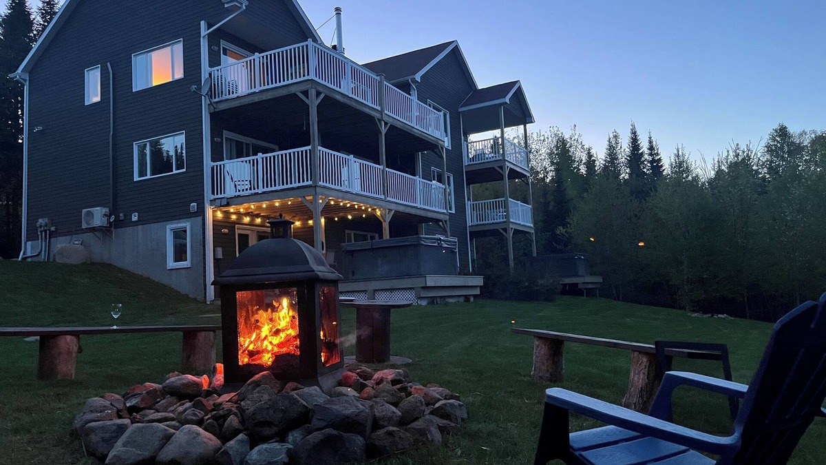 Petite-Riviere-Saint-Francois Ski Chalet | L'Éveil du fleuve. Détente, Spa, nature et ski.
