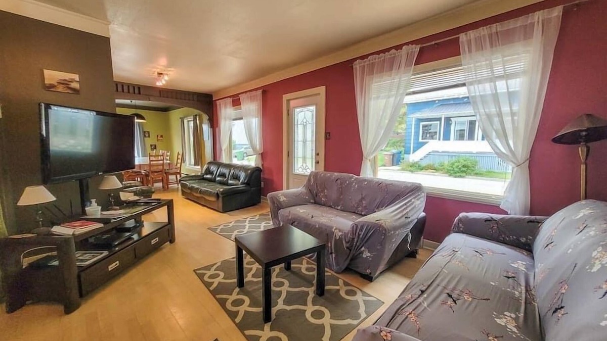 Petite-Riviere-Saint-Francois House | Hôtel à la maison - Maison du Village et Ski!