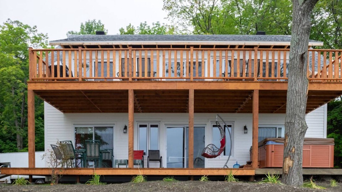 St-Francois-de-l'Ile-d'Orleans House | La Maison des Sous-bois
