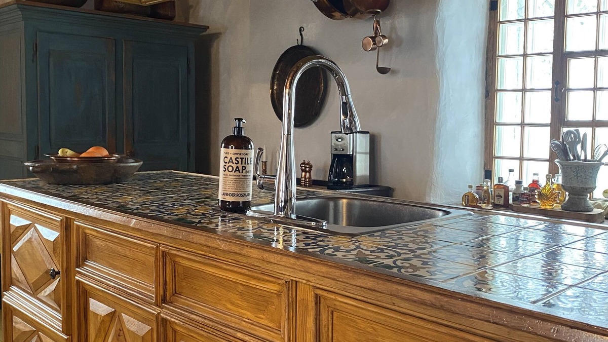 St-Francois-de-l'Ile-d'Orleans Other | 328 years old French farmhouse