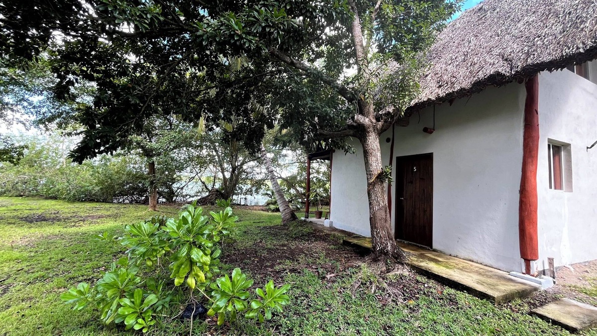 Huay-Pix Cottage | Cabaña Milagros, con vista al lago, en el mejor sitio del Sur de Quintana Roo 5