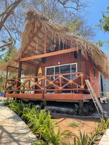 Saladita House | Cabaña Tulipan Punto surf Barra La Saladita