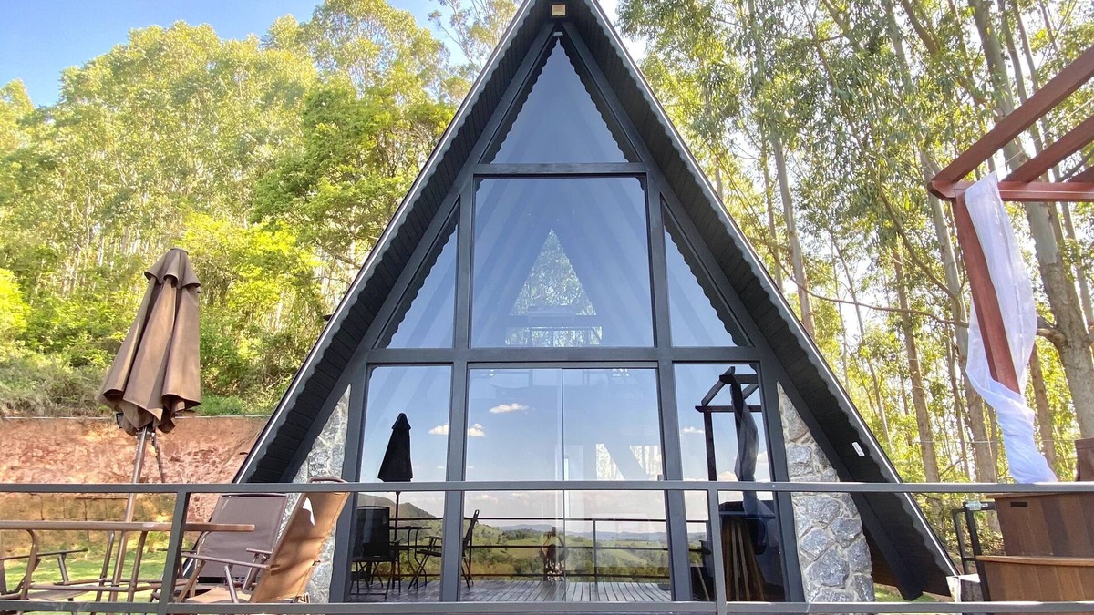 Baependi Cabin | Cabana Raízes: A-frame com Vista Para as Montanhas