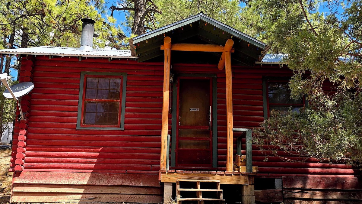 Mayhill Cabin | Cabin 1 at Lazy Day Cabins