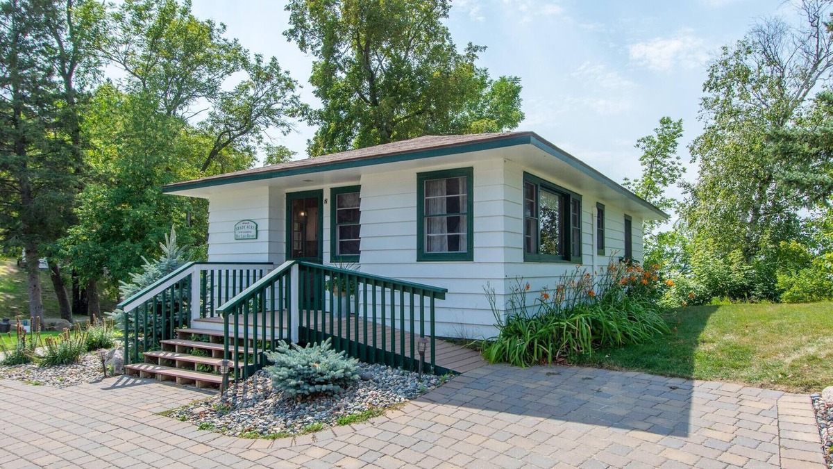Longville Cabin | Cabin 1 Shady Acres, Waterfront Cabin on Leech Lake, fishing, swimming, boating