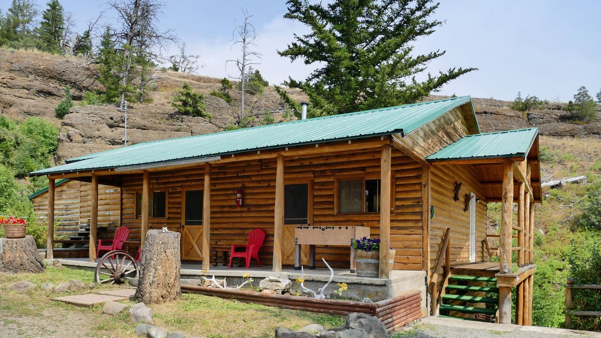 Wapiti Cabin | Cabin 10 miles outside Yellowstone National Park, Gorgeous views, Campfire area