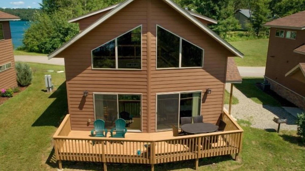 Walker Cabin | Cabin 102 - Pet Friendly/Closed Loft/Modern, Clean, Comfortable