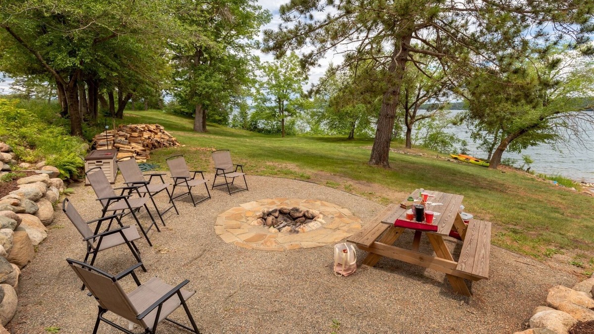 Walker Cabin | Cabin 105 - Pet Friendly/Open Loft/Modern, Clean, Comfortable