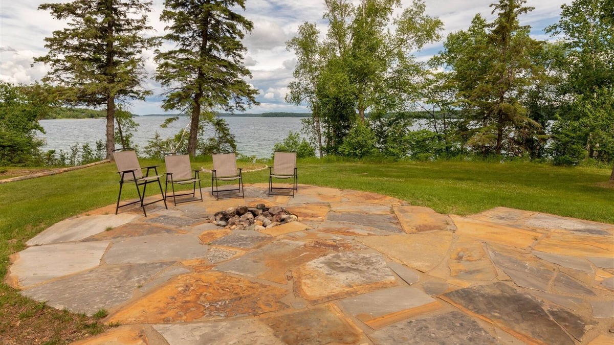 Walker Cabin | Cabin 110 - Pet Friendly/Open Loft/Modern, Clean, Comfortable