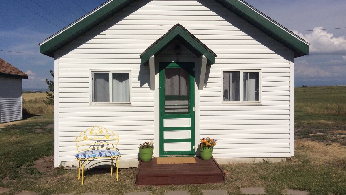 Ashton Cottage | Cabin 2 at Jolley Camper and Cottages