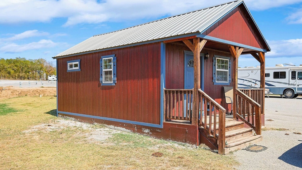 Bridgeport Cabin | Cabin 2: Cozy Comfort by the Lake—Your Perfect Bridgeport Getaway