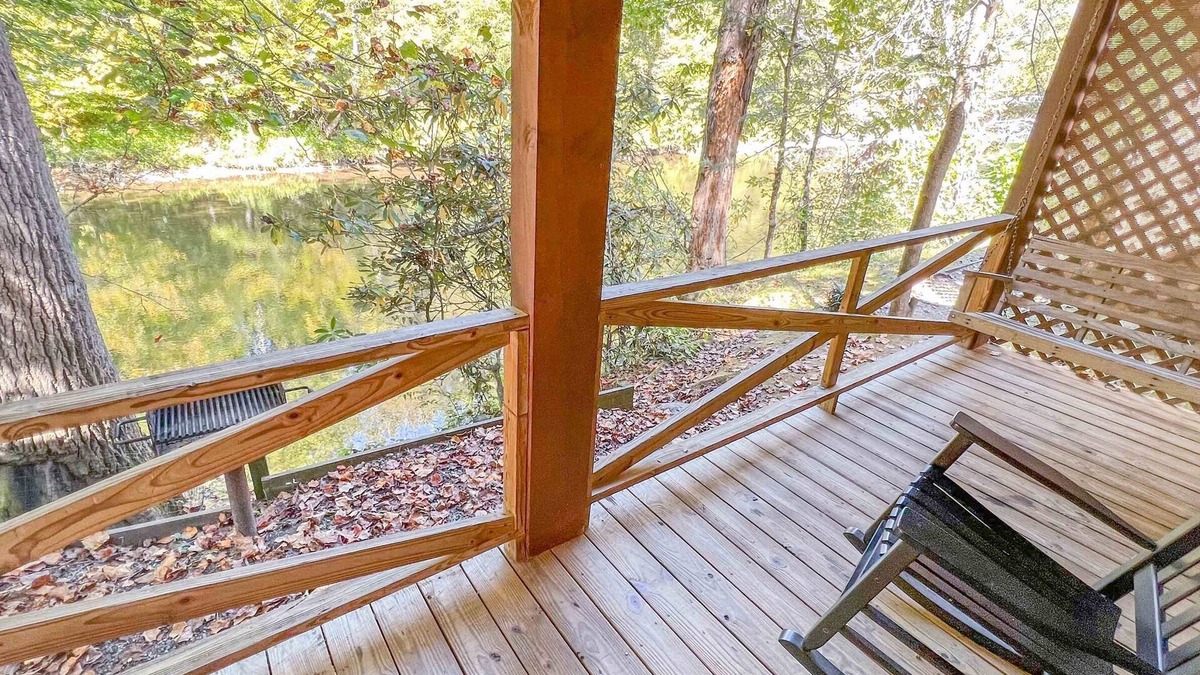Cherokee Cabin | Cabin #2 - Riverfront w/Gas Fireplace and more!