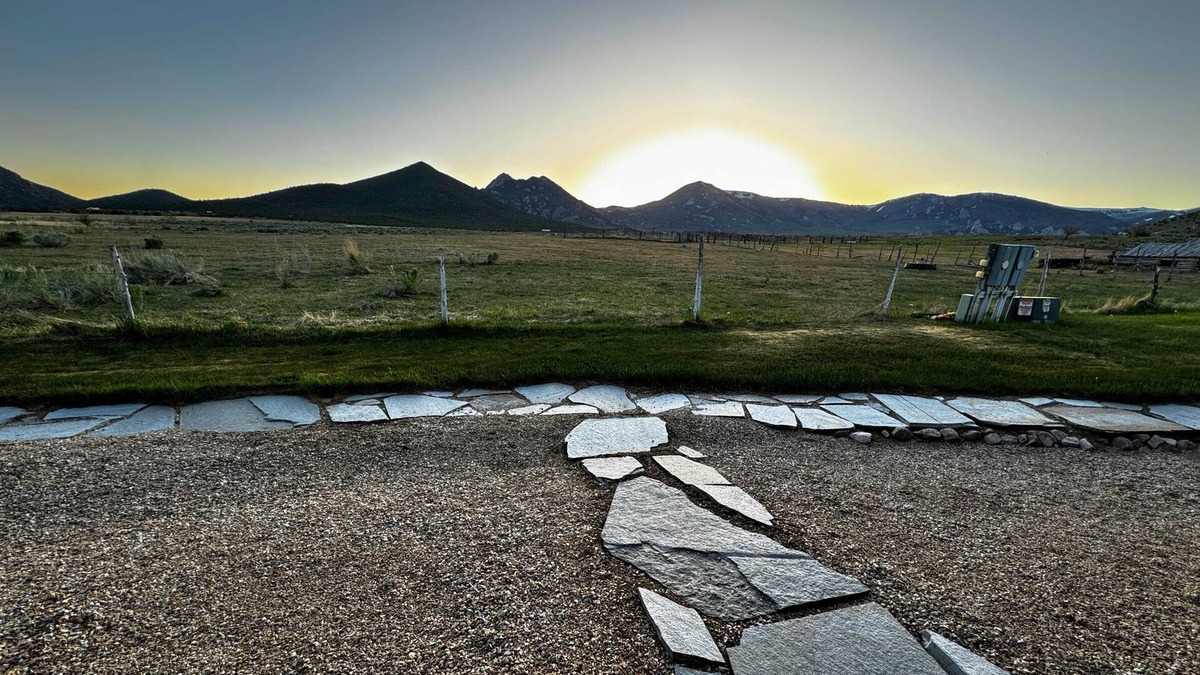 Almo Cabin | Cabin 3 at the Almo Inn, Close to City of Rocks National Park and Castle Rock
