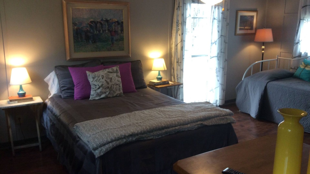 Ashton Cottage | Cabin 3 at The Jolley Camper and Cottage Rental