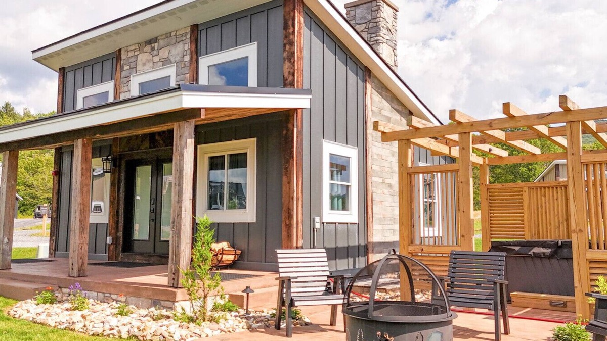 Timberline Apartment | Cabin 3 One Bed Modern Luxury w Hot Tub