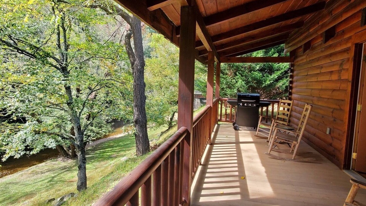 Galax Apartment | (Cabin 309) Old Glory