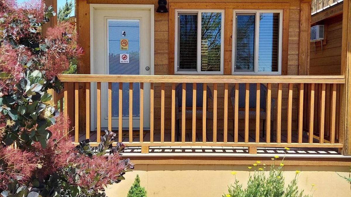 Escalante Cabin | Cabin 4 - Deluxe Cabin with Half Bath