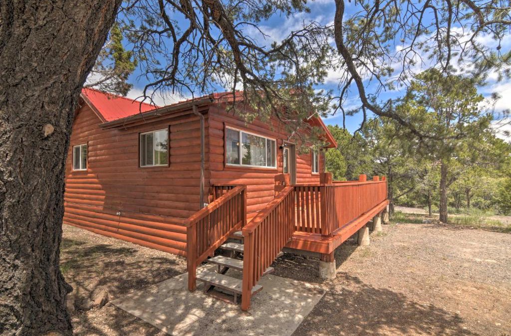 Boulder House | Cabin 6 Mi to Burr Trail, 32 Mi to Escalante!