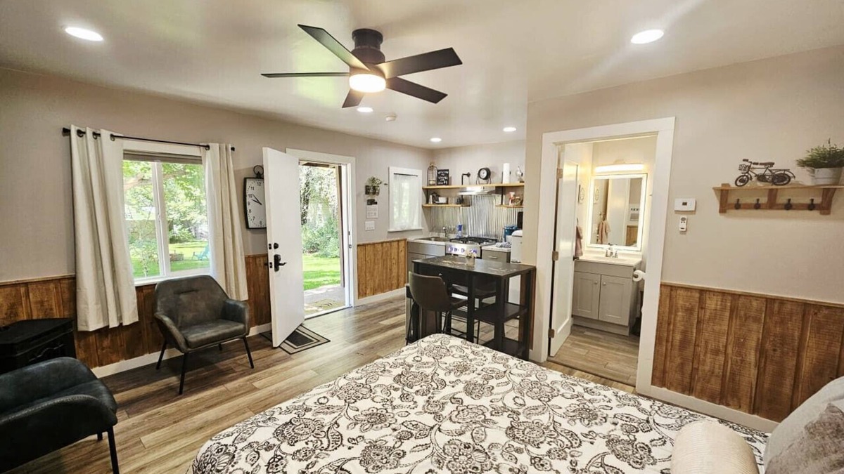 Glenwood Springs Cabin | Cabin 9 Cozy rustic w/Kitchen
