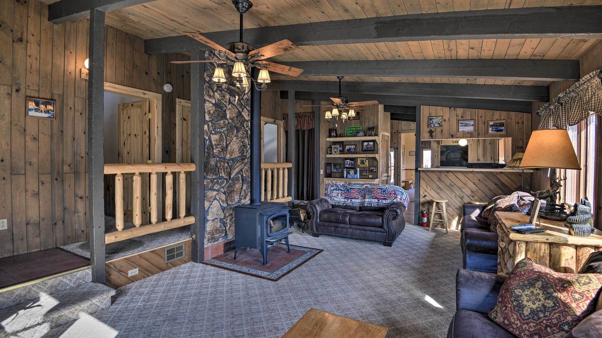 Ponderosa Pines Cabin | Cabin by Rio Grande - 19 Mi to Wolf Creek!