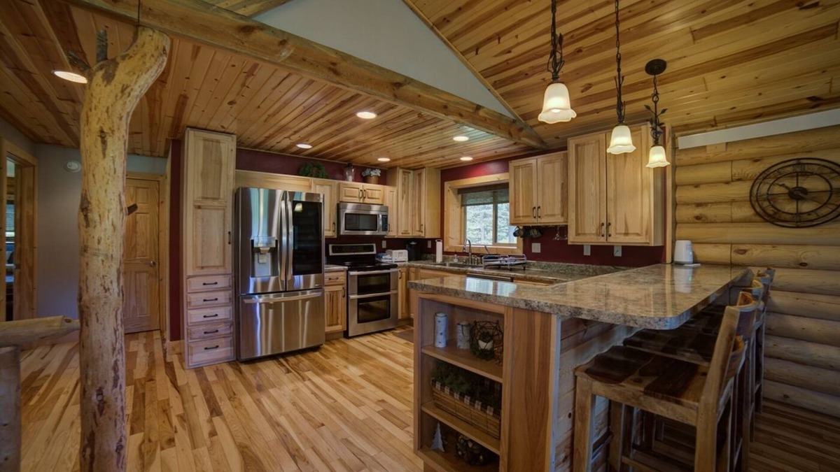 Nemo Cabin | Cabin close to Nemo, private stocked pond and hot tub great for families!