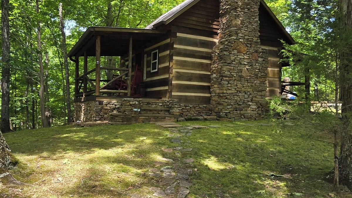 Dandridge Cabin | "Cabin for Two" Smoky Mtn Tourist Area/Pool/Fire Pitn