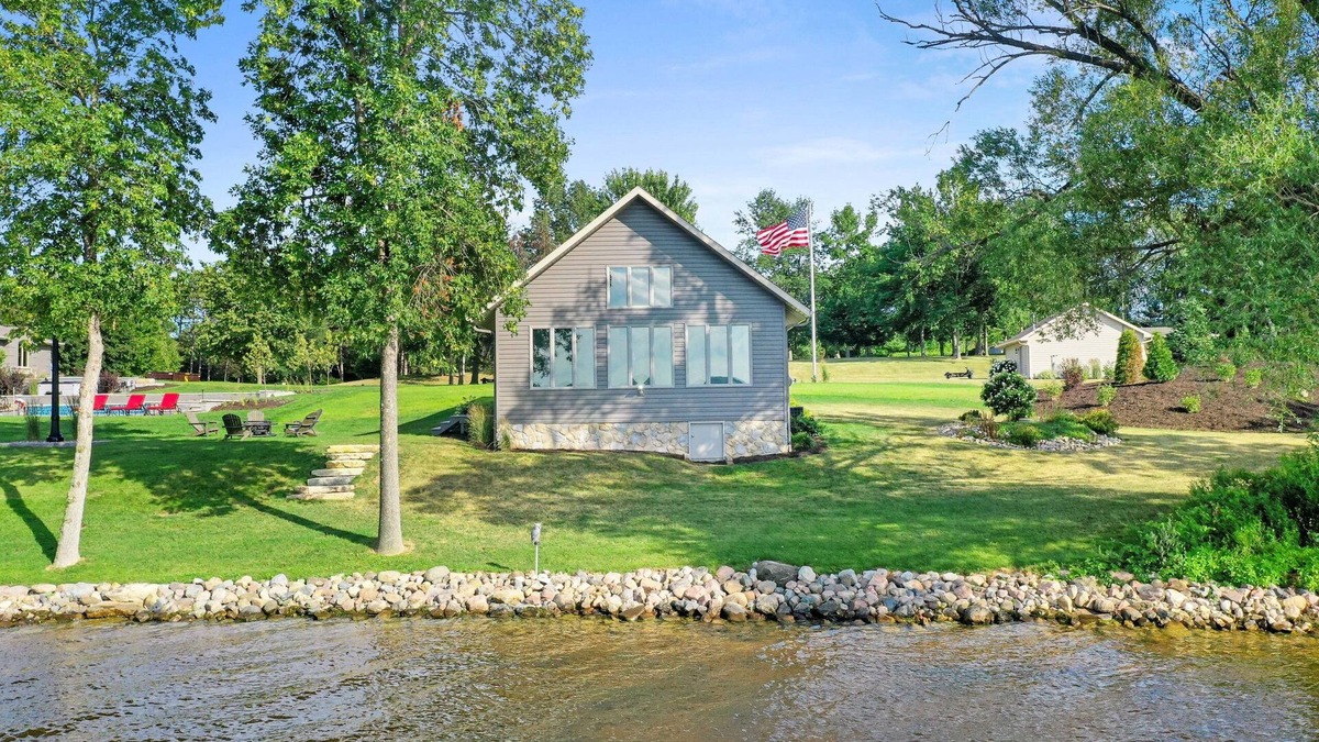 Crivitz Cabin | Cabin Getaway on Lake Noquebay
