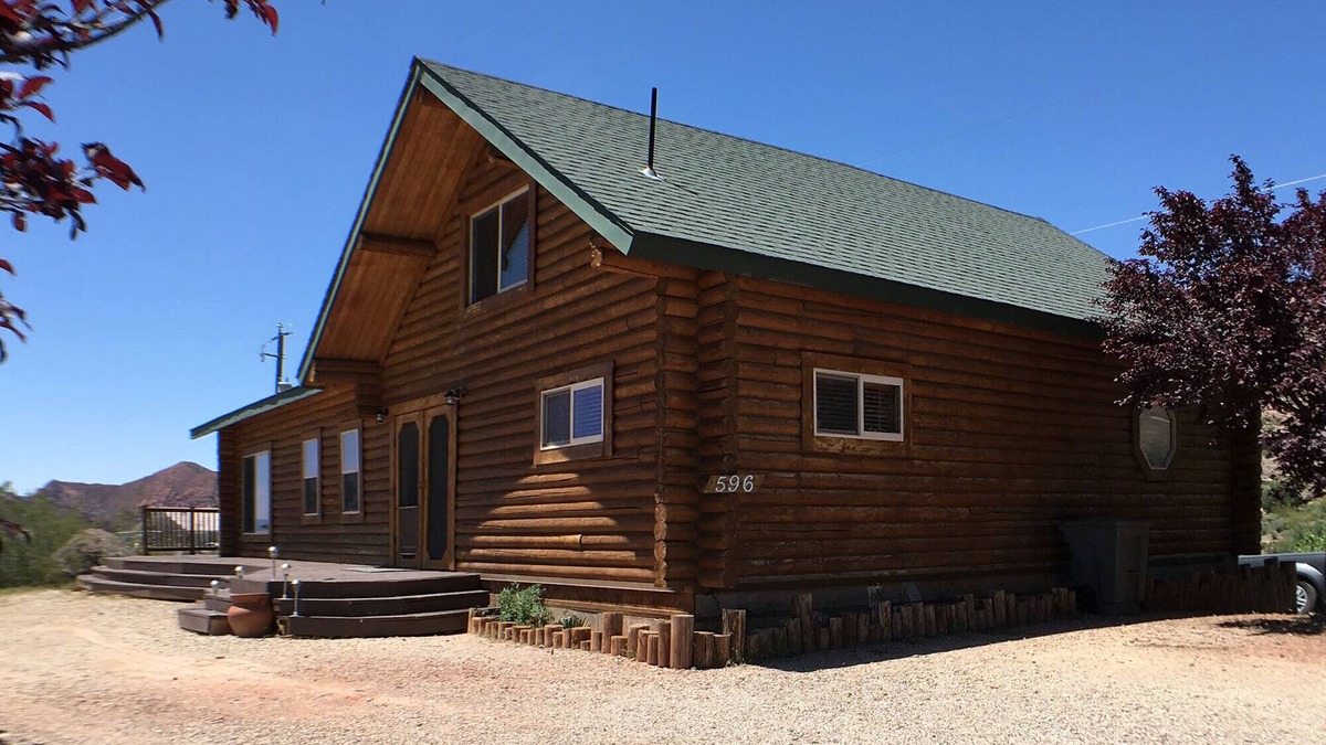 Leeds House | Cabin in Silver Reef, Utah Rockhound Heaven!