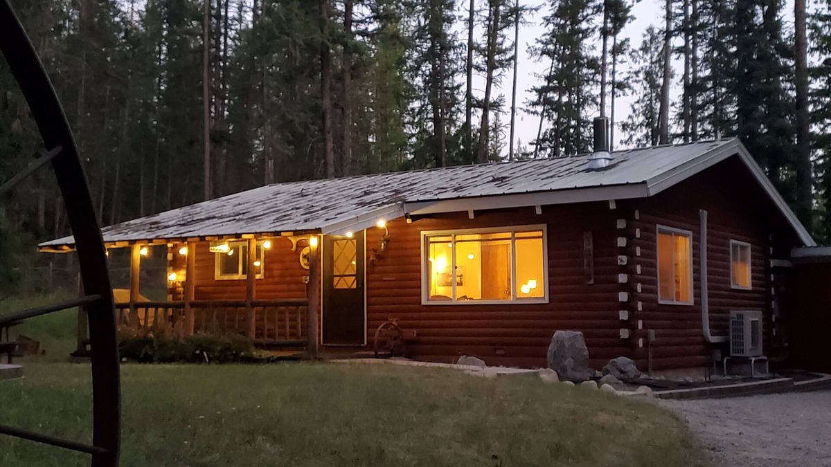 Eureka Cabin | Cabin in the woods, ideal for long stays.