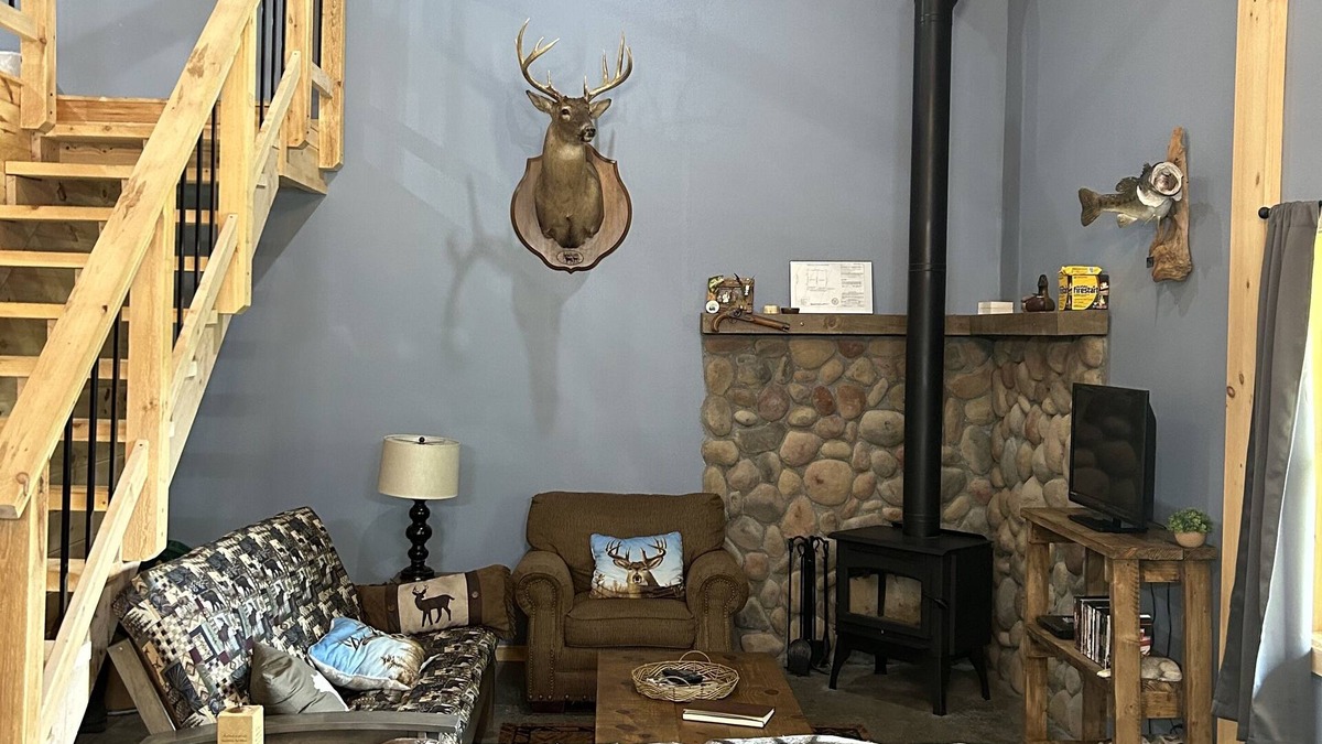 Goodson Cabin | Cabin in the Woods Near Bennett Springs and Pomme de Terre