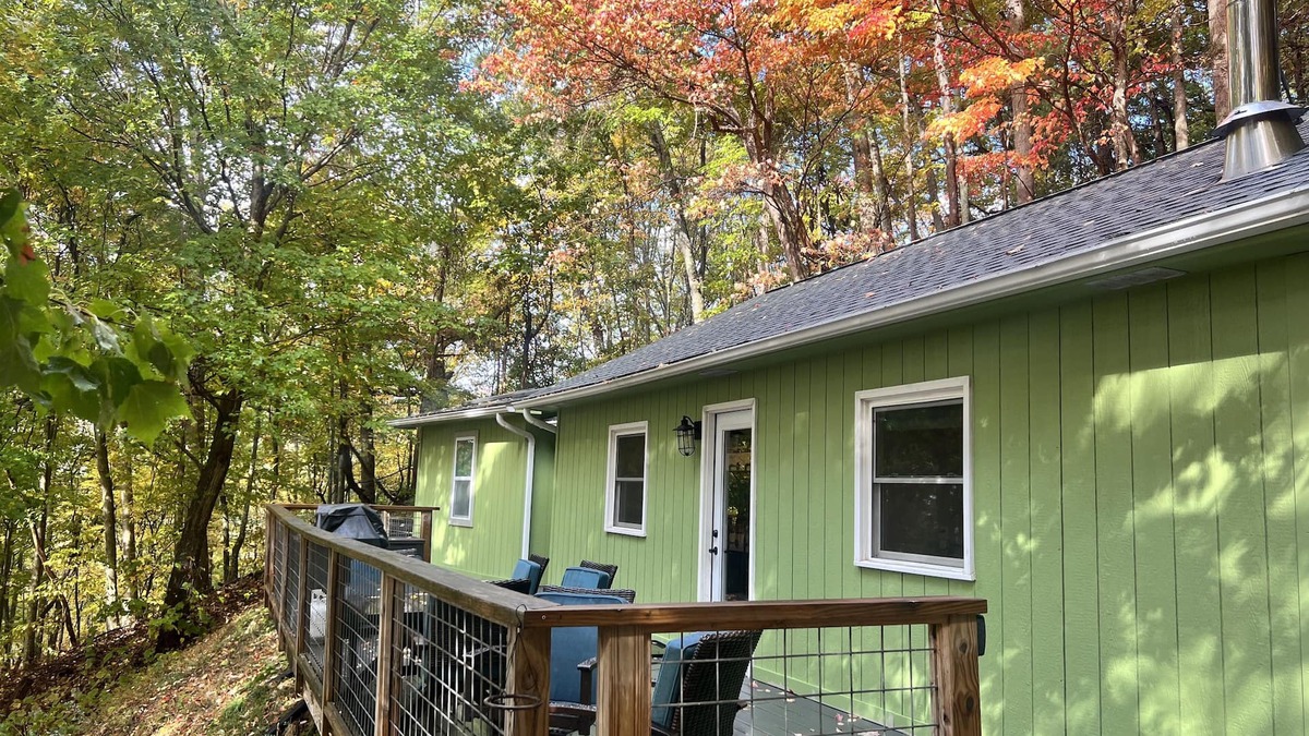 Canton Cabin | Cabin in the woods with a hot tub