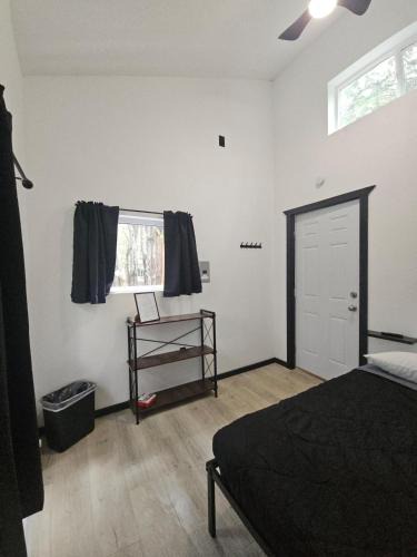 Houston Villa | Cabin Number 6