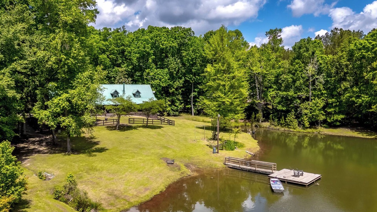 McDonough Cabin | Cabin on 35 acres w/private lake for fishing, fenced yard, hot tub, pool table